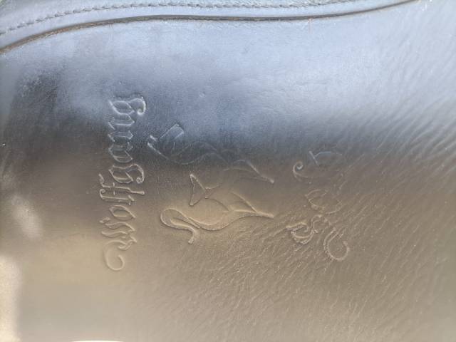 Tk. Custom Saddlery Wolfgang Solo dressuurzadel &ndash; 17,5"