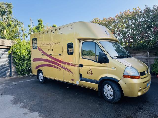 Kleine paardenvrachtwagen (B rijbewijs) Theault Th&eacute;ault 2006 Tweedehands