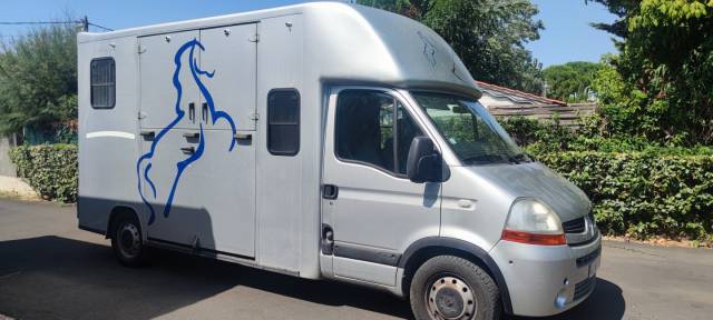 Kleine paardenvrachtwagen (B rijbewijs) Chardron renault Master 2010 Tweedehands