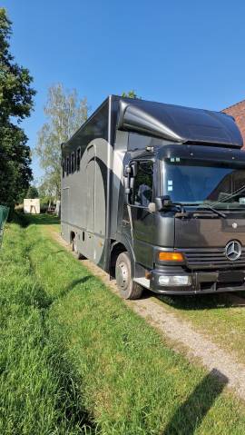 Mercedes atego 4 paarden 