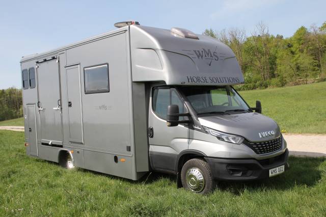 Zware paardenvrachtwagen (groot rijbewijs) Iveco IVECO DAILY 70C21 WMS POP OUT 2026 Nieuw