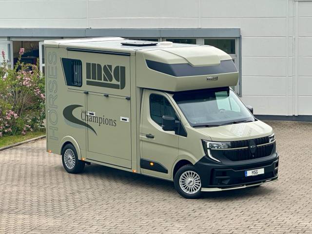 Kleine paardenvrachtwagen (B rijbewijs) Renault RENAULT MASTER 170 MSG STALLION LIGHT AUTOMATIQUE 2026 Nieuw