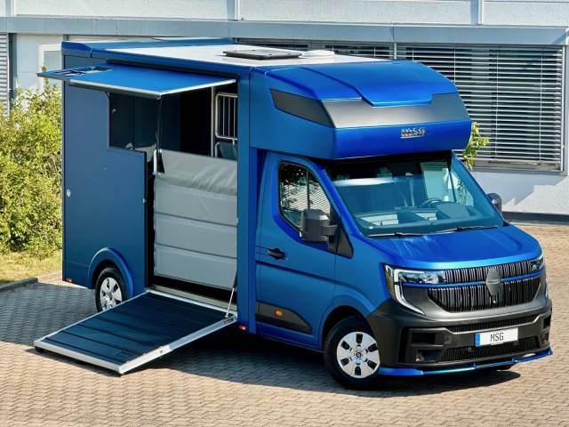 Kleine paardenvrachtwagen (B rijbewijs) Renault RENAULT MASTER 170 MSG STALLION LIGHT AUTOMATIQUE 2026 Nieuw