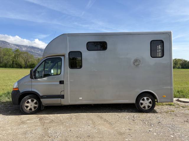 Kleine paardenvrachtwagen (B rijbewijs) Renault Master  2008 Tweedehands