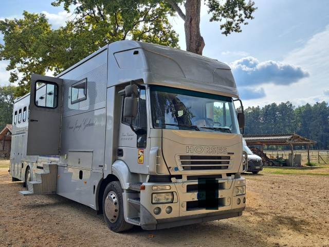 Zware paardenvrachtwagen (groot rijbewijs) AKX  2005 Tweedehands