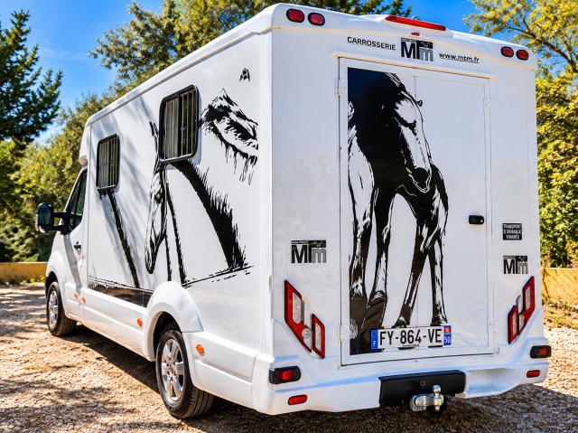 Kleine paardenvrachtwagen (B rijbewijs) Renault Master filovan S5  2021 Tweedehands