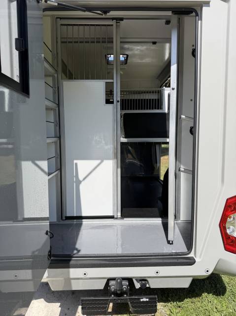 Kleine paardenvrachtwagen (B rijbewijs) STX HARAS LONG 2025 Tweedehands