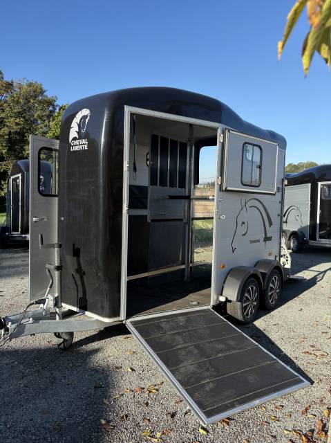 Paardentrailers Cheval Libert&eacute; Touring country 2023 2 Paarden 2023 Tweedehands