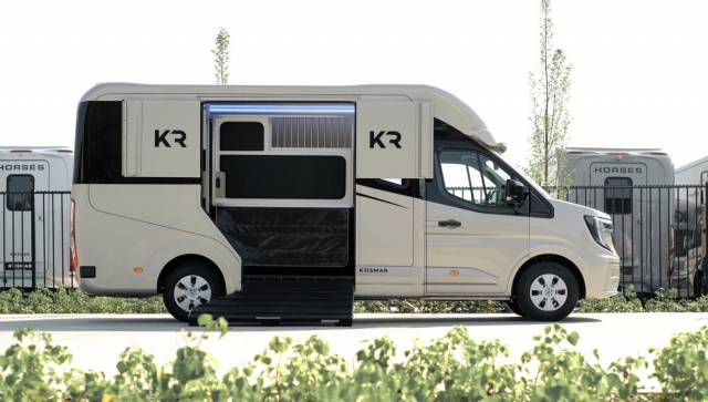 Kleine paardenvrachtwagen (B rijbewijs) Krismar HARAS LONG 2026 Nieuw