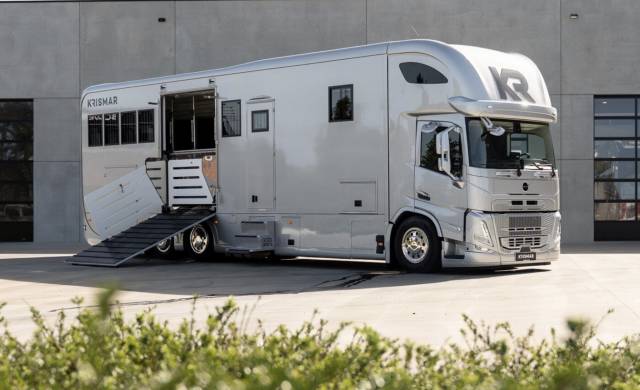 Zware paardenvrachtwagen (groot rijbewijs) Krismar PROFESSIONAL 8 2026 Nieuw