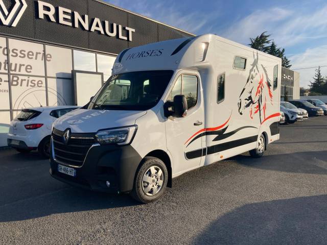 Kleine paardenvrachtwagen (B rijbewijs) Theault Master confort 3 2.3 Master grand volume  2022 Tweedehands