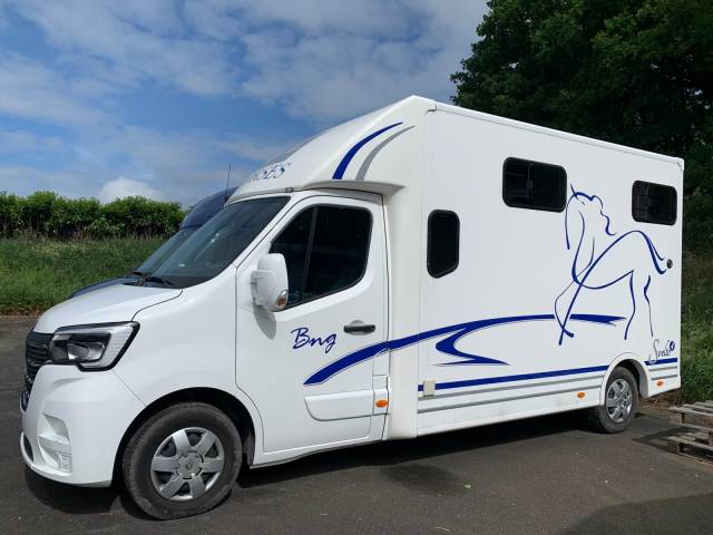 Kleine paardenvrachtwagen (B rijbewijs) Trans Box svelto 4 2021 Tweedehands