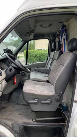 Kleine paardenvrachtwagen (B rijbewijs) Renault  2010 Tweedehands