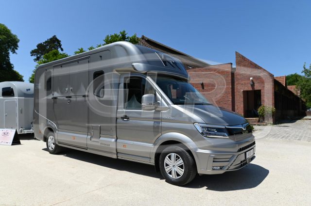 Kleine paardenvrachtwagen (B rijbewijs) Krismar  2025 Nieuw