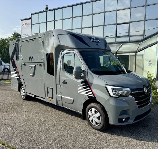 Kleine paardenvrachtwagen (B rijbewijs) Ameline Renault master  2025 Nieuw