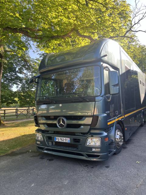 Zware paardenvrachtwagen (groot rijbewijs) Mercedes Actros  2020 Tweedehands