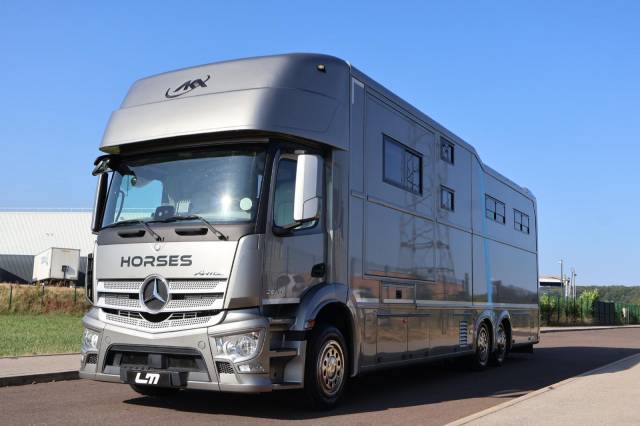 Zware paardenvrachtwagen (groot rijbewijs) AKX MERCEDES-ACTROS 2018 Tweedehands