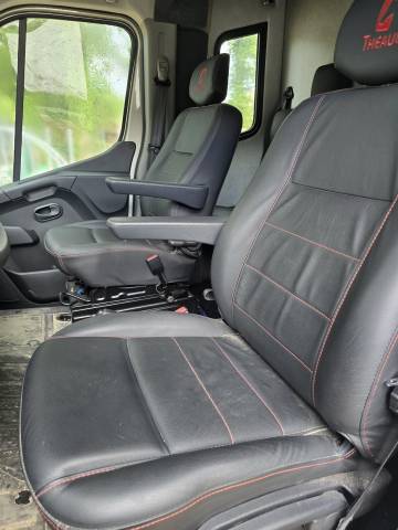 Kleine paardenvrachtwagen (B rijbewijs) Renault Master Grand Confort DCI 165 2020 Tweedehands