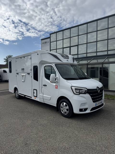 Kleine paardenvrachtwagen (B rijbewijs) Ameline RENAULT MASTER 2025 Nieuw