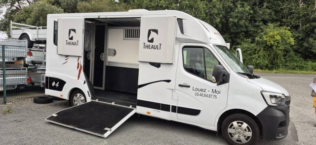 Kleine paardenvrachtwagen (B rijbewijs) Renault  2023 Tweedehands