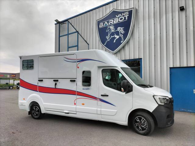 Kleine paardenvrachtwagen (B rijbewijs) Barbot D5 2023 Tweedehands