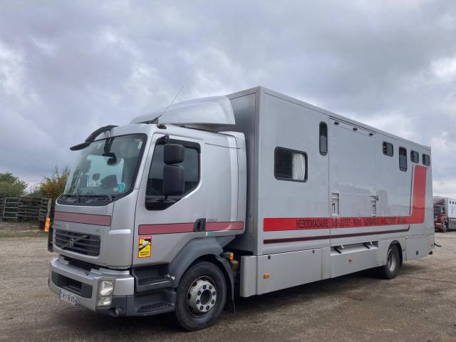 Zware paardenvrachtwagen (groot rijbewijs) Volvo CAMION MTM 2012 Tweedehands