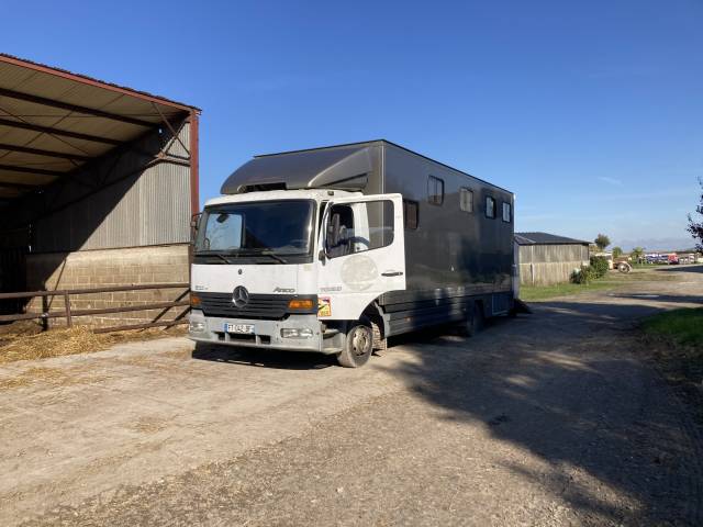 Zware paardenvrachtwagen (groot rijbewijs) Mercedes Atego 1999 Tweedehands