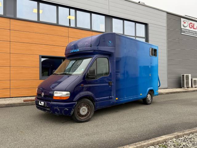 Kleine paardenvrachtwagen (B rijbewijs) Renault MASTER 2002 Tweedehands