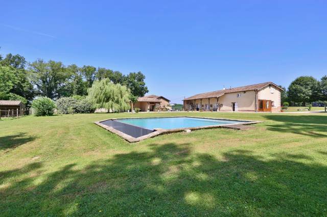 Mooi hippisch vastgoed Koop Ain