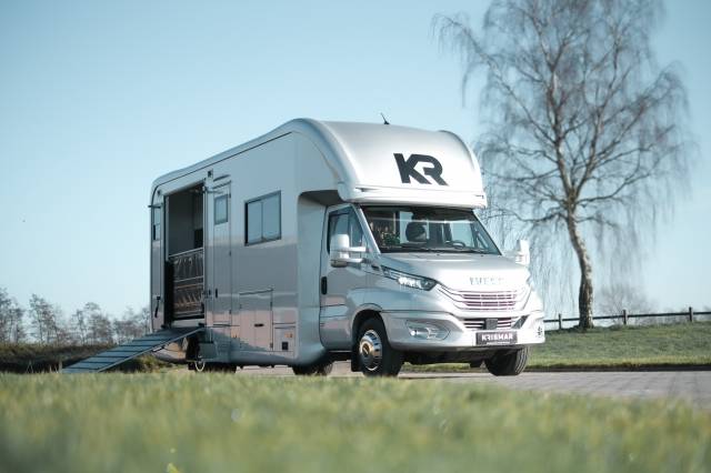 Zware paardenvrachtwagen (groot rijbewijs) Krismar Iveco Daily 2025 Nieuw