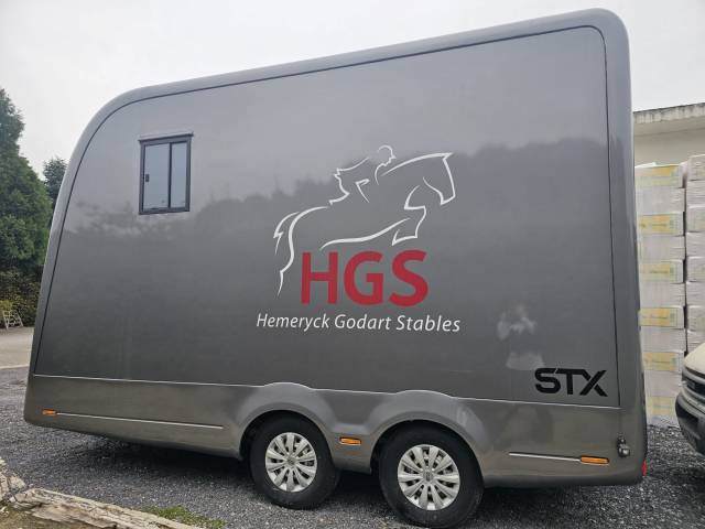 Paardentrailers STX Exclusive Trailer 3 Paarden 2023 Tweedehands