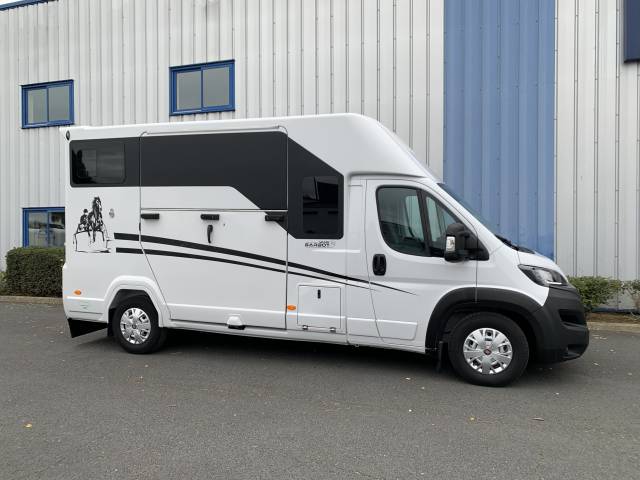 Kleine paardenvrachtwagen (B rijbewijs) Barbot D5 2024 Tweedehands