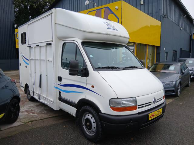 Kleine paardenvrachtwagen (B rijbewijs) Renault MASTER 2001 Tweedehands
