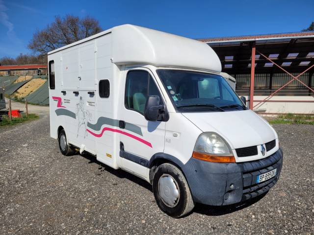 Kleine paardenvrachtwagen (B rijbewijs) Renault Rucel 2005 Tweedehands