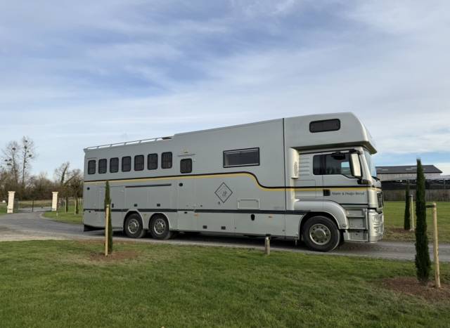 Zware paardenvrachtwagen (groot rijbewijs) Man 400 chx double essieu  2010 Tweedehands