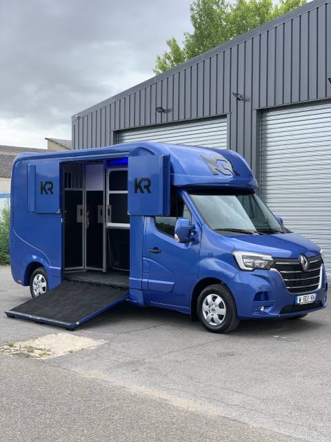 Kleine paardenvrachtwagen (B rijbewijs) Krismar 3pstallion 2021 Tweedehands