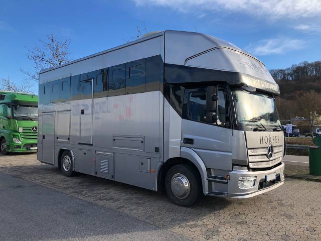 Zware paardenvrachtwagen (groot rijbewijs) Mercedes MERCEDES-BENZ 0 Tweedehands
