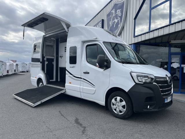 Kleine paardenvrachtwagen (B rijbewijs) Barbot master 2021 Tweedehands