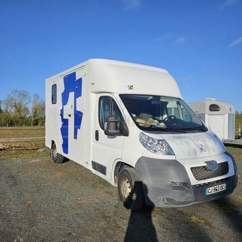 Kleine paardenvrachtwagen (B rijbewijs) Peugeot Boxer  2012 Tweedehands