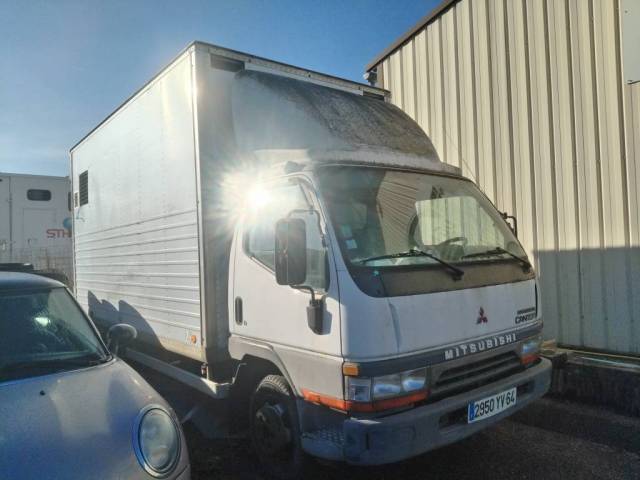 Kleine paardenvrachtwagen (B rijbewijs) Mitsubishi canter 1999 Tweedehands