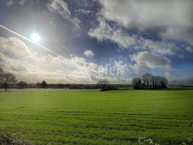 Landbouw bedrijf Koop Vend&eacute;e