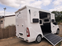 Kleine paardenvrachtwagen (B rijbewijs) Renault Master 2017 Tweedehands