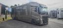 Zware paardenvrachtwagen (groot rijbewijs) Krismar Volvo FH500 6 chevaux gamme pro 2025 Nieuw