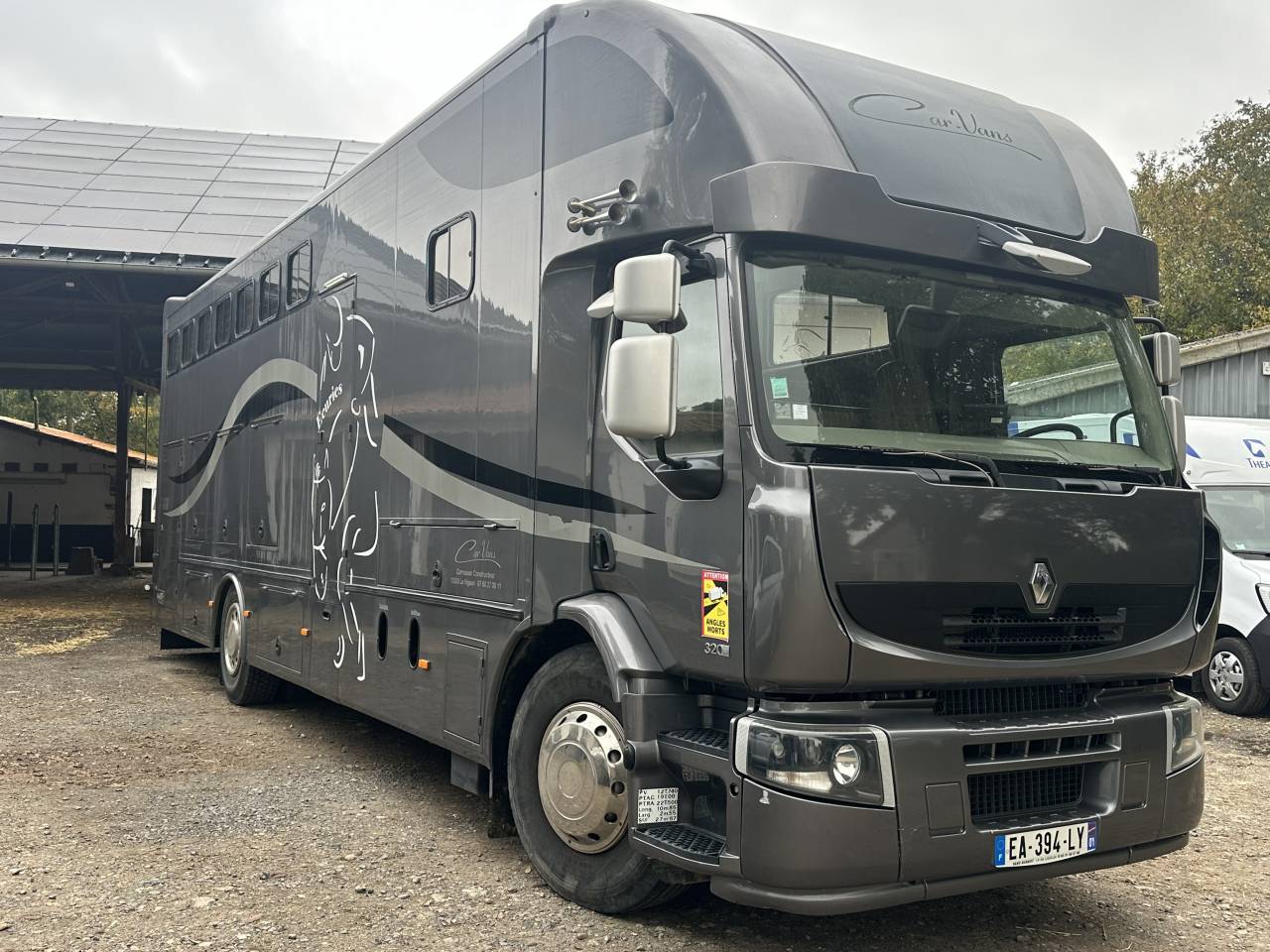 Zware paardenvrachtwagen (groot rijbewijs) Renault  2007 Tweedehands