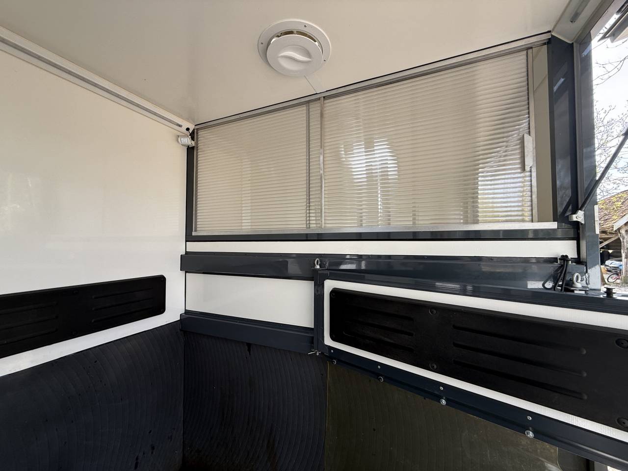 Paardenwagen Renault Master (B-rijbewijs)