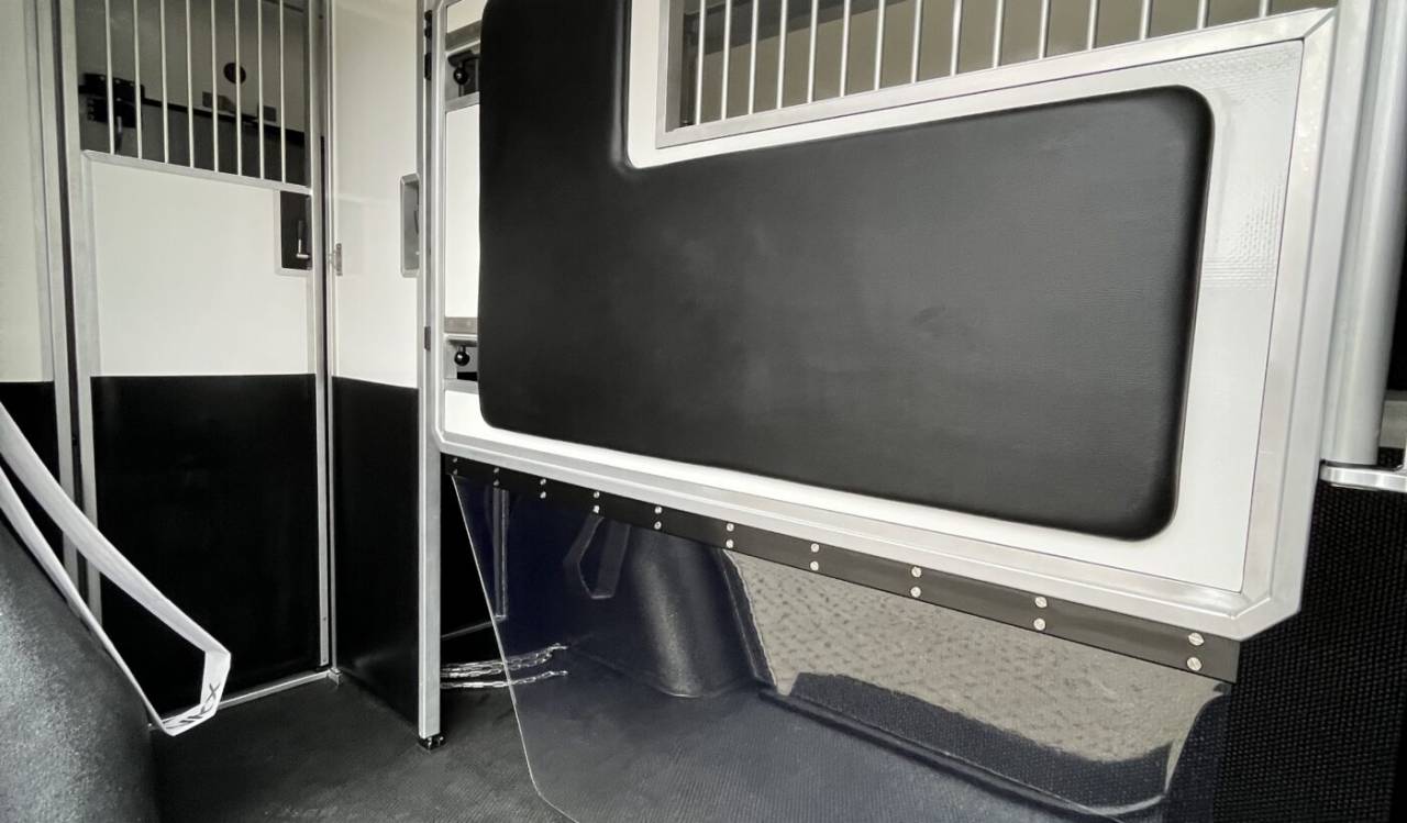 Kleine paardenvrachtwagen (B rijbewijs) AKX Master 2026 2026 Nieuw