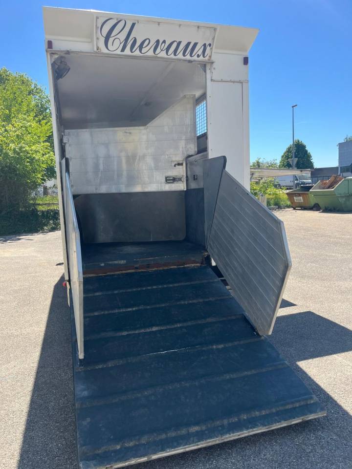 Zware paardenvrachtwagen (groot rijbewijs) Renault S150 Midliner 1995 Tweedehands