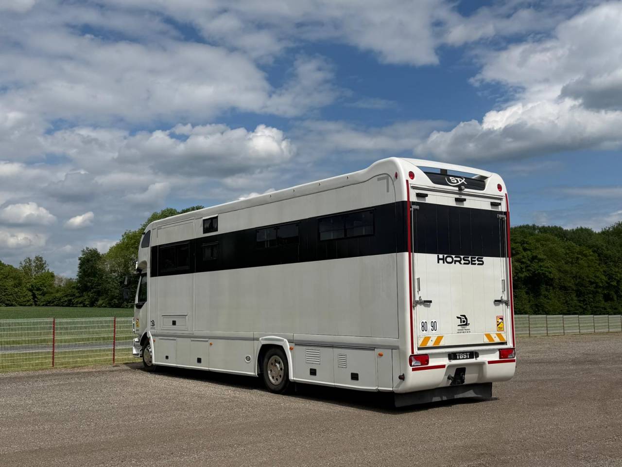 Zware paardenvrachtwagen (groot rijbewijs) STX VOLVO 2011 Tweedehands