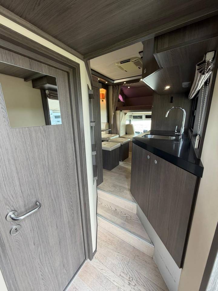 Zware paardenvrachtwagen (groot rijbewijs) STX VOLVO 2011 Tweedehands
