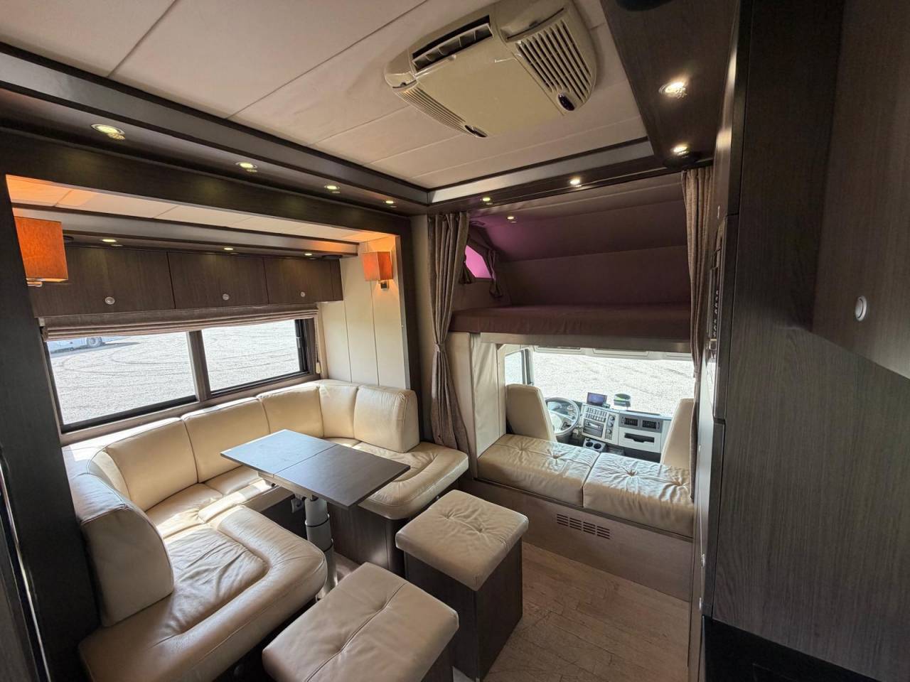 Zware paardenvrachtwagen (groot rijbewijs) STX VOLVO 2011 Tweedehands